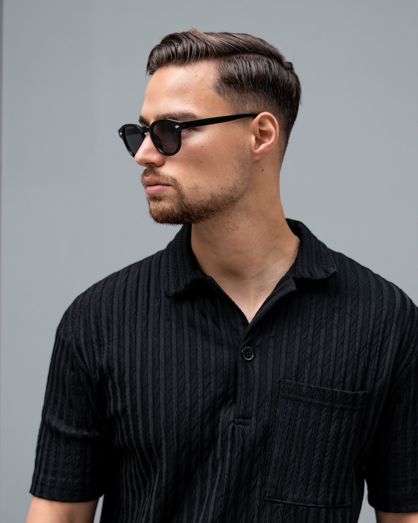 CLASSIC BLACK