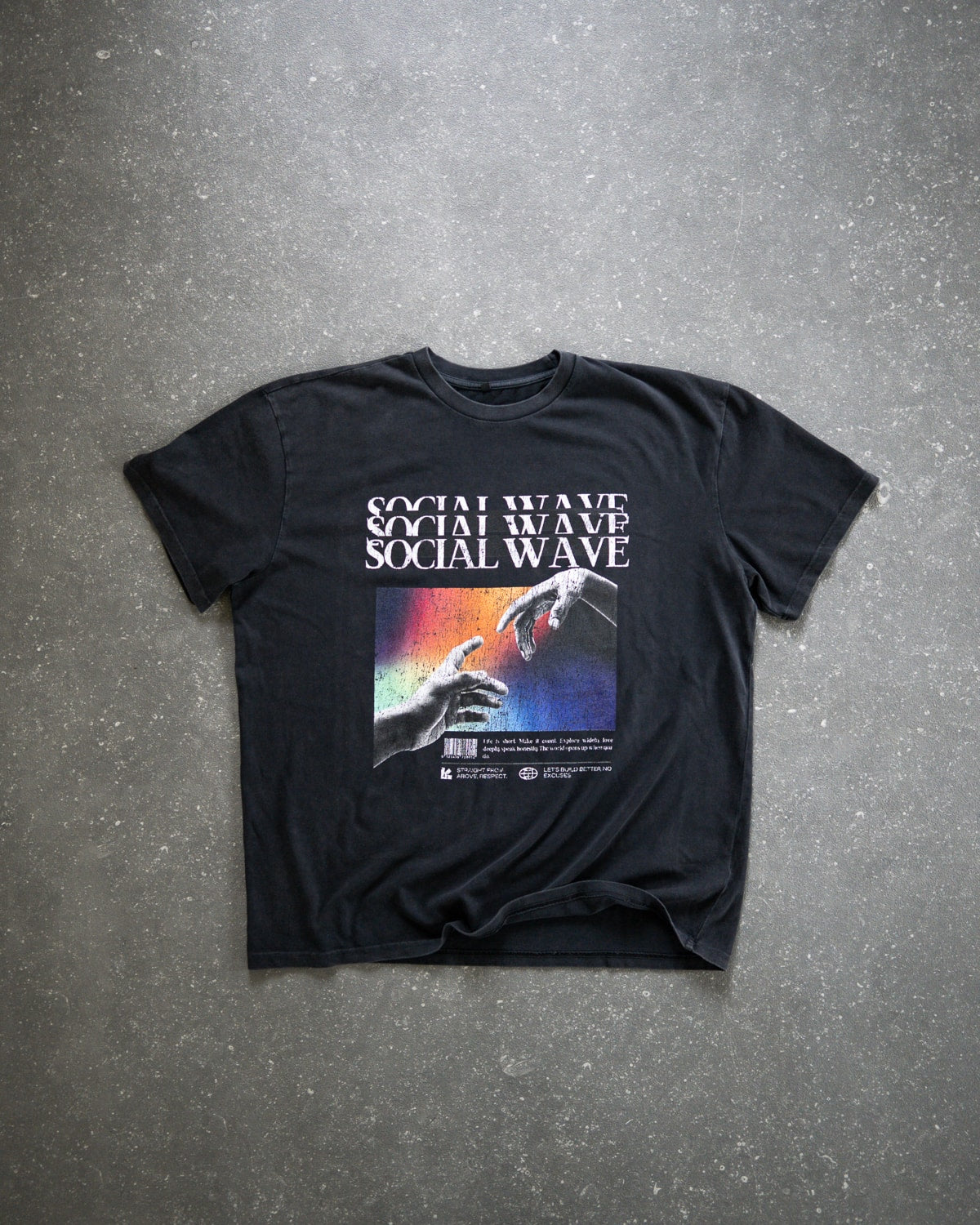 SOCIAL WAVE OVERSIZED T-SHIRT