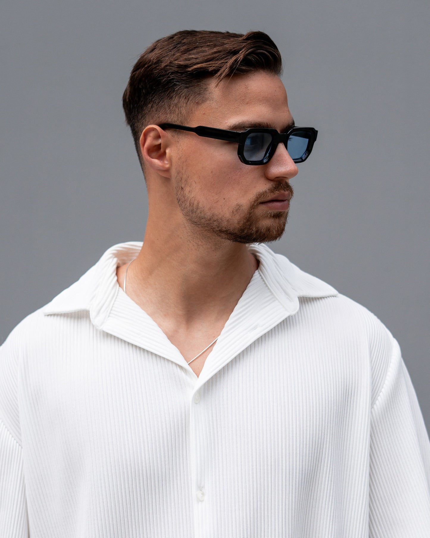 VINTAGE BLACE SUNGLASSES